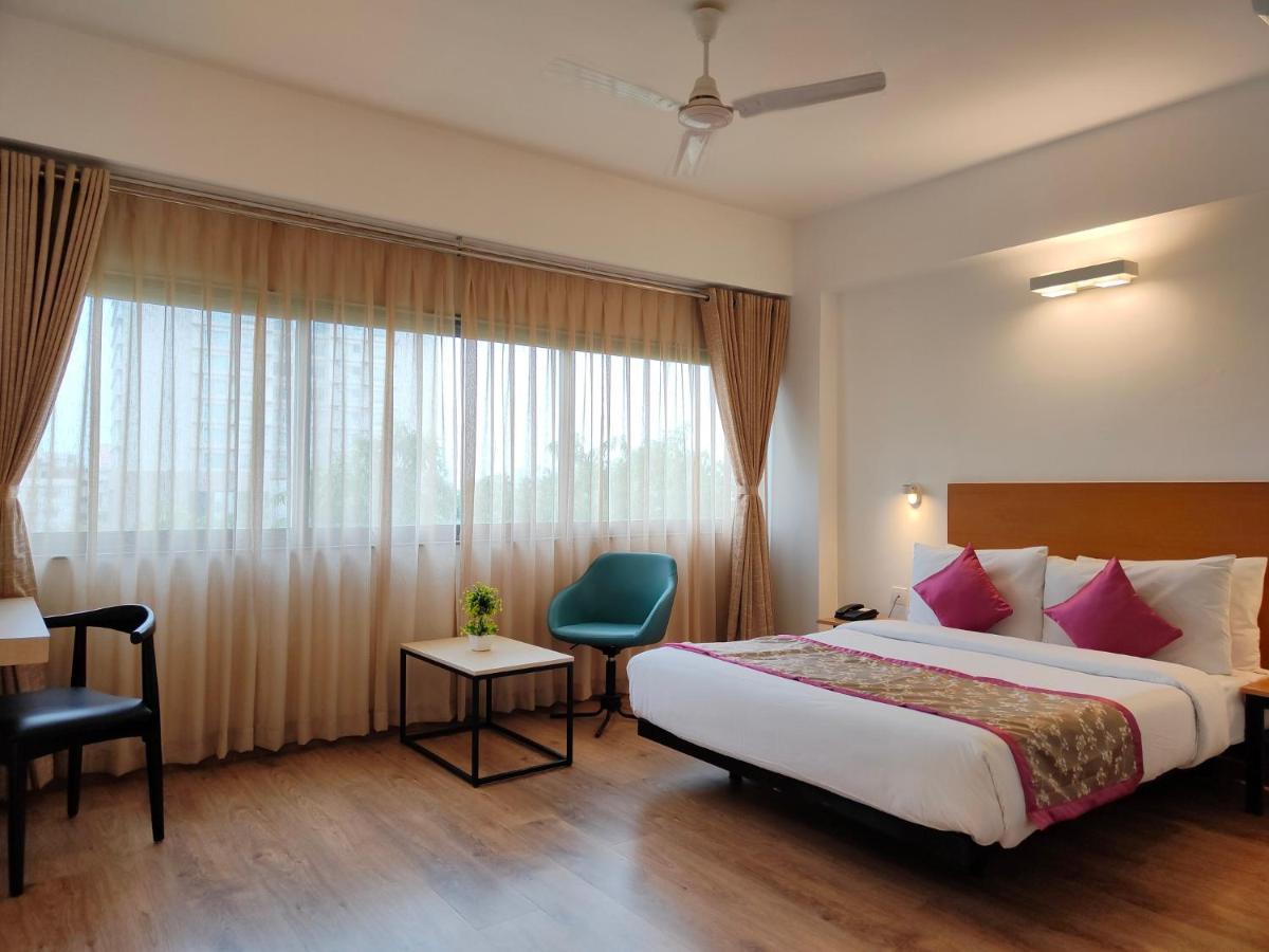 Kanak Beacon Hotel - Ashram Road Ahmedabad Exterior foto